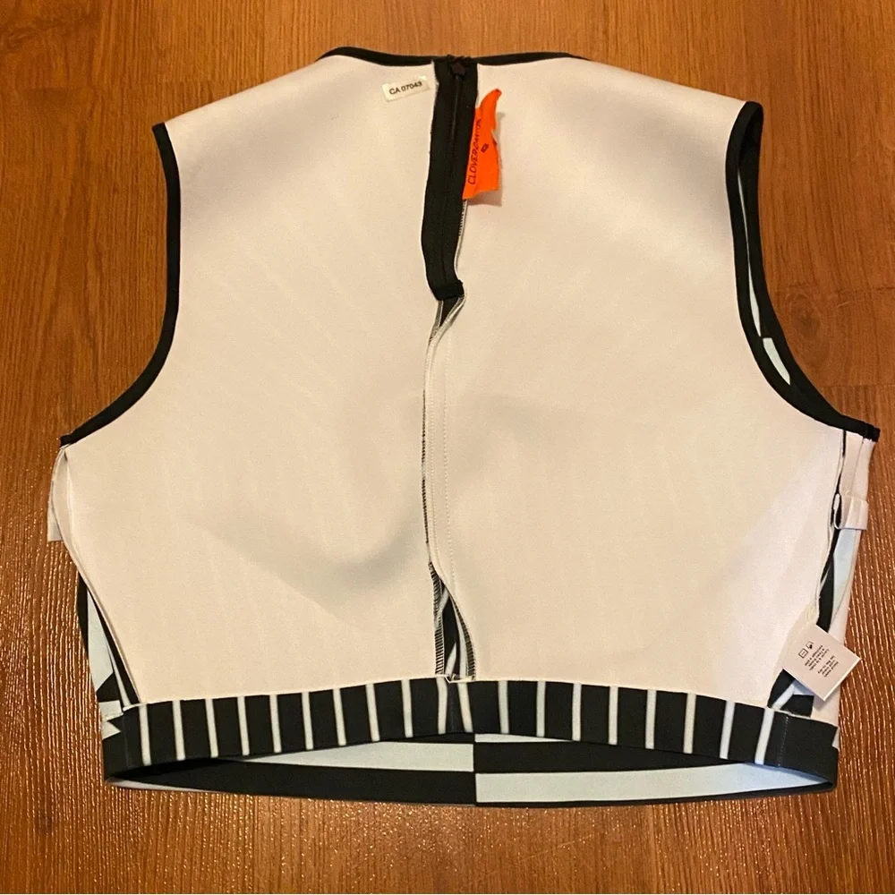 Geometric pattern crop top - Picture 14 of 16